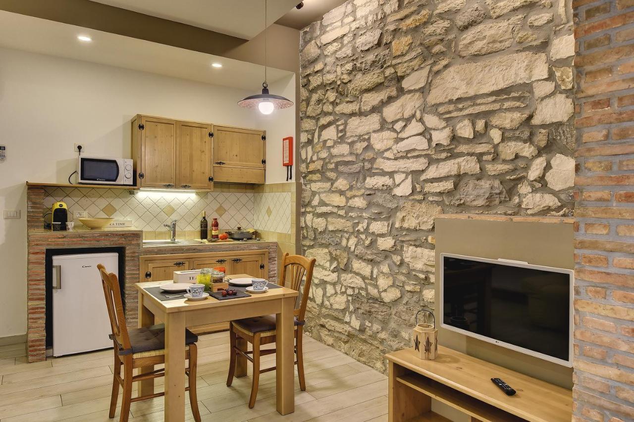 Mimoza Old Town Apartment