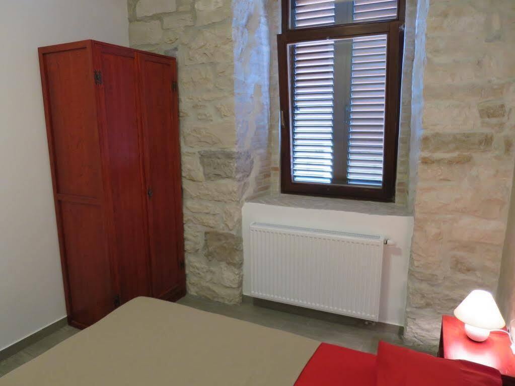 Mimoza Old Town Apartment